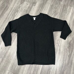 H&M Women's Classic Black V-Neck Sweater